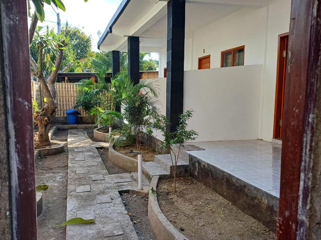 Black Sweet Homestay Dua Gili Air Exteriör bild
