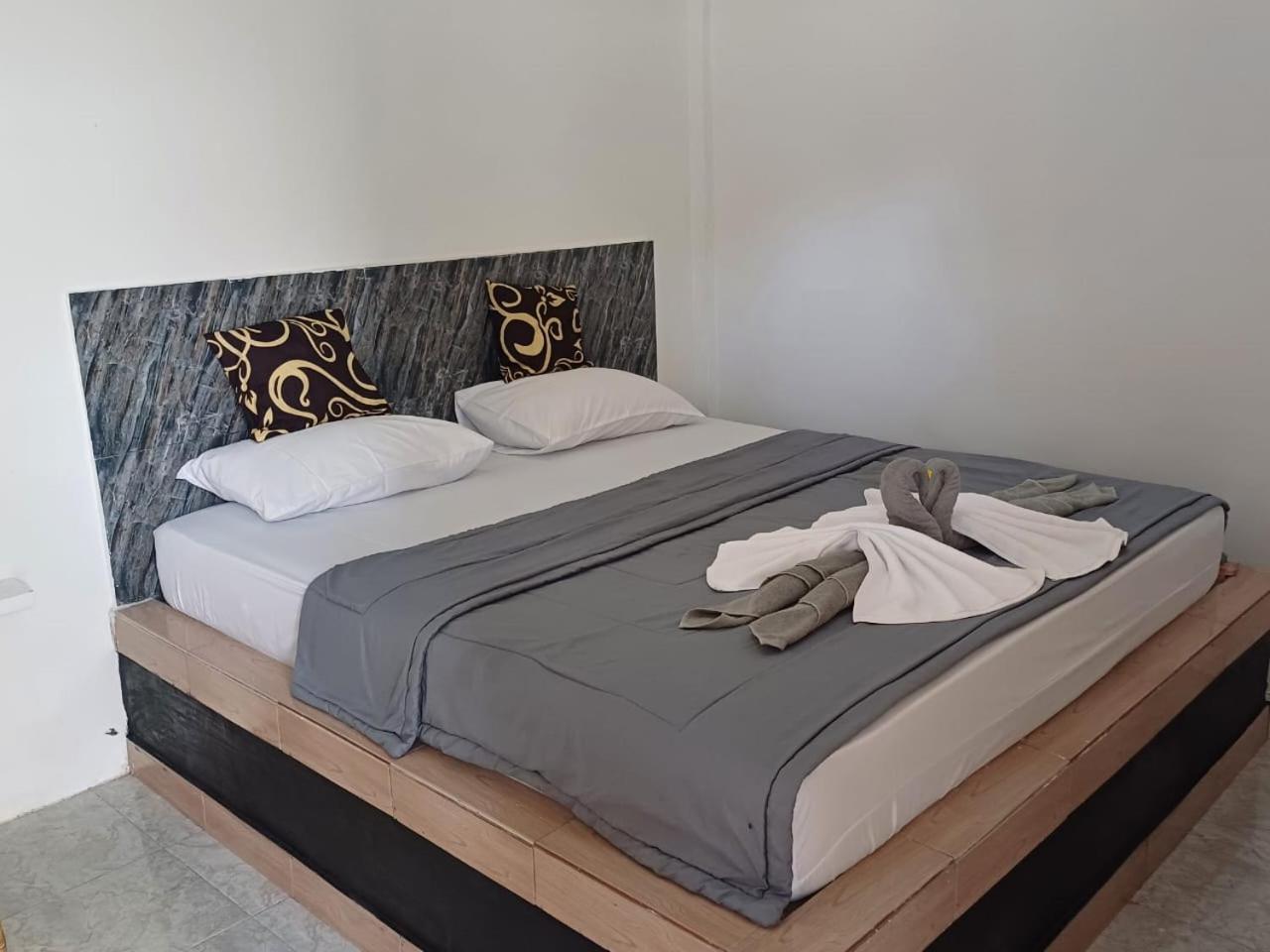 Black Sweet Homestay Dua Gili Air Exteriör bild